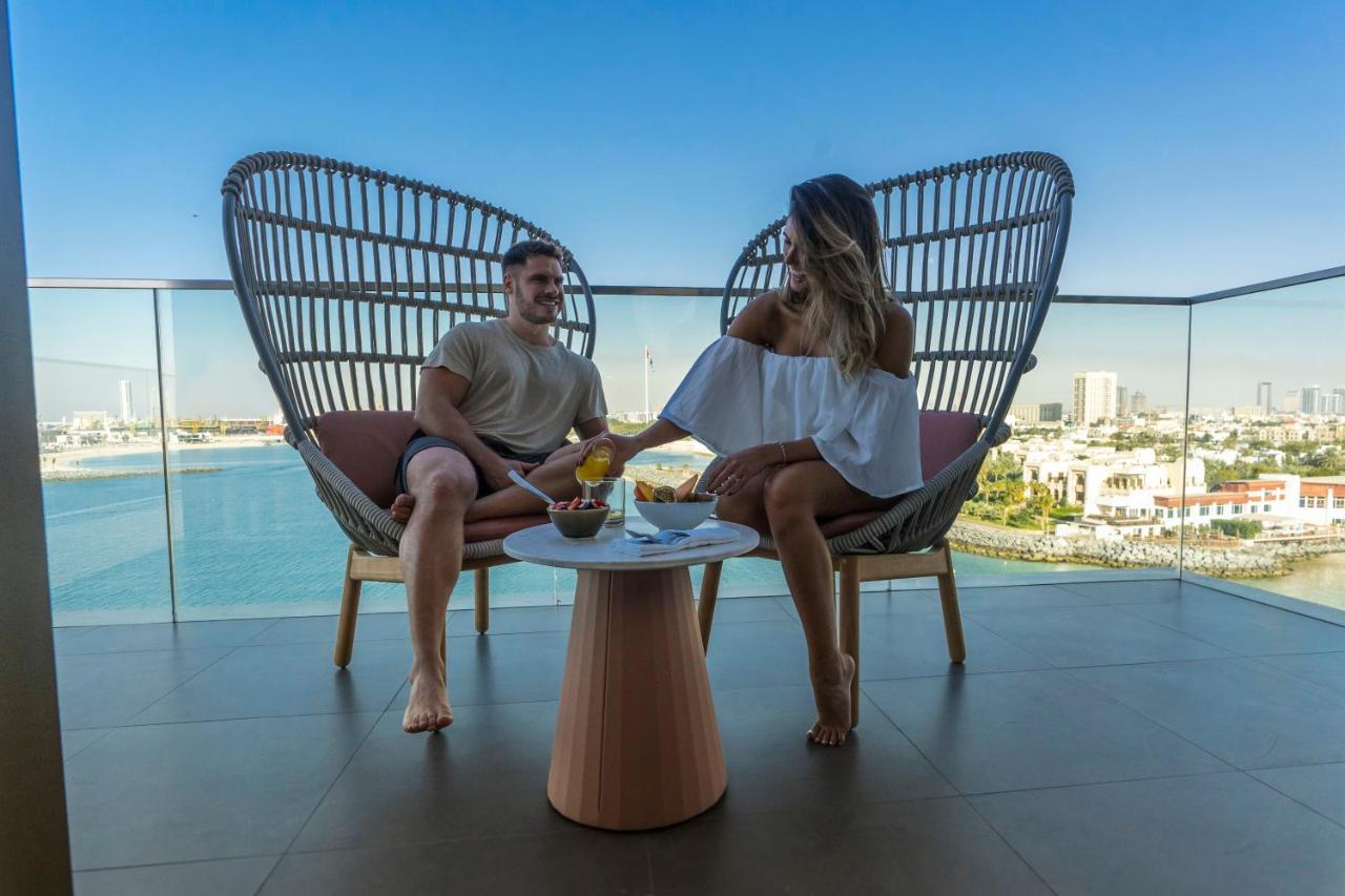 Hyatt Centric Jumeirah ดูไบ ภายนอก รูปภาพ View from the balcony of a suite at the Hilton Tel Aviv