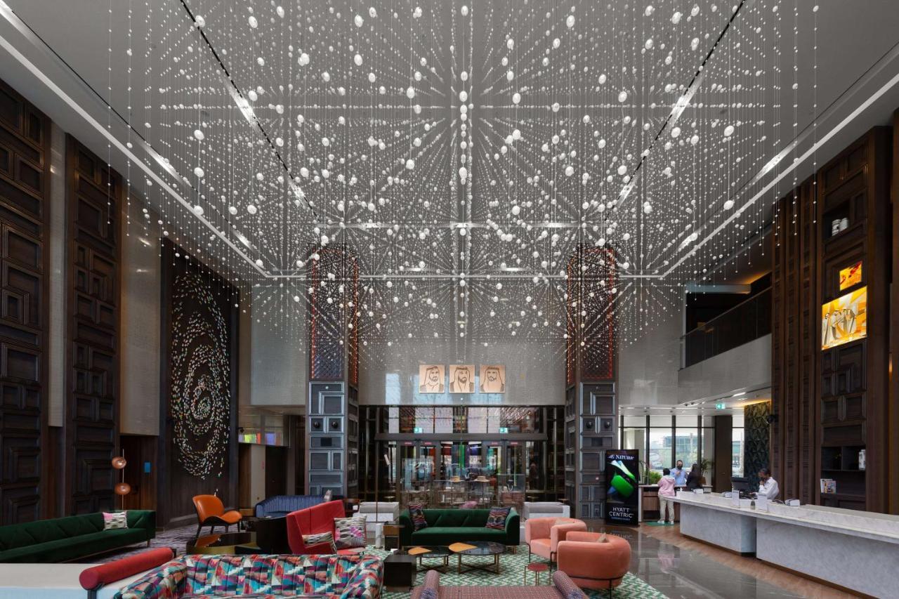 Hyatt Centric Jumeirah ดูไบ ภายนอก รูปภาพ The lobby of the hotel