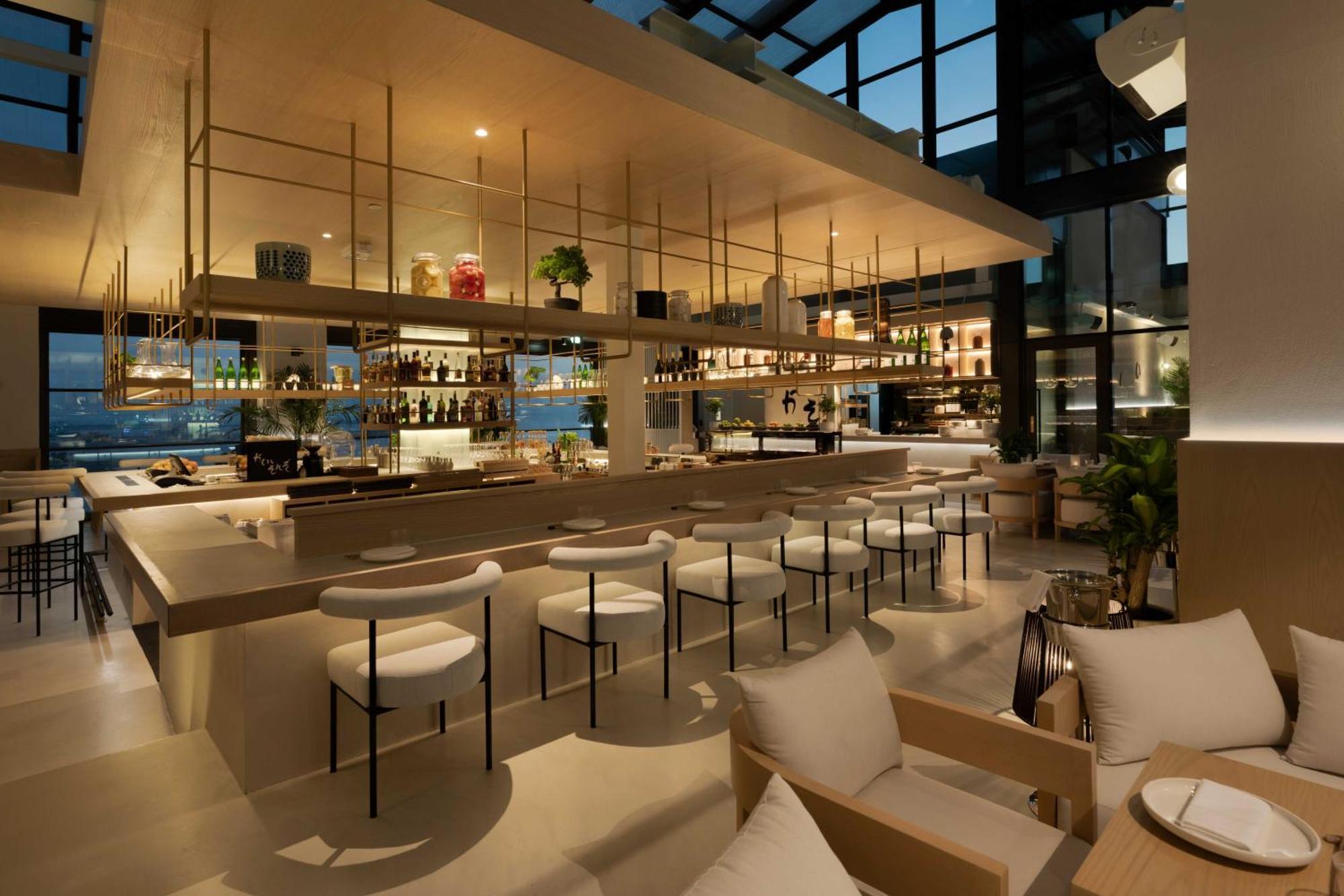 Hyatt Centric Jumeirah ดูไบ ภายนอก รูปภาพ The interior of the restaurant