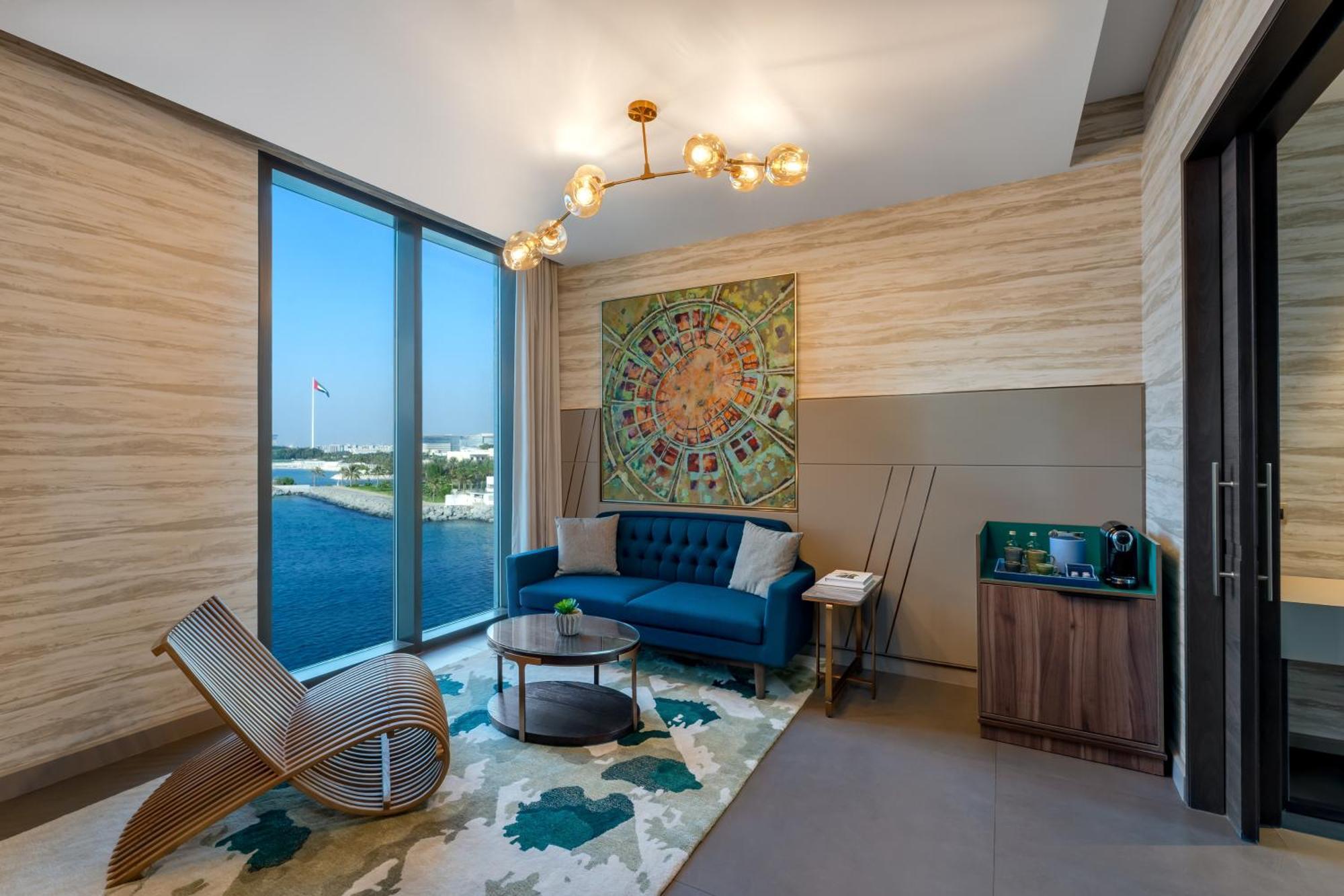 Hyatt Centric Jumeirah ดูไบ ภายนอก รูปภาพ A suite at the hotel