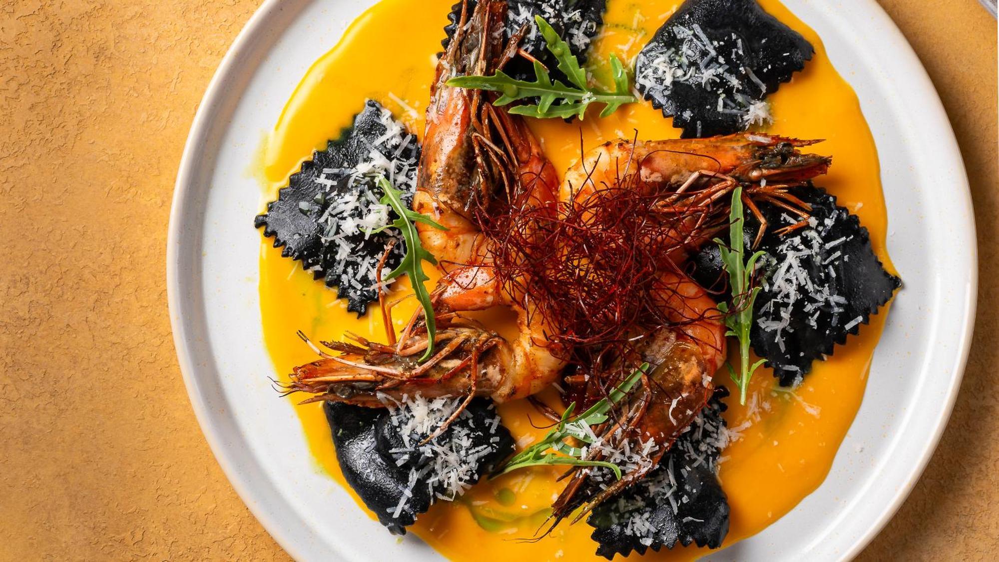 Hyatt Centric Jumeirah ดูไบ ภายนอก รูปภาพ A prawn and ravioli dish