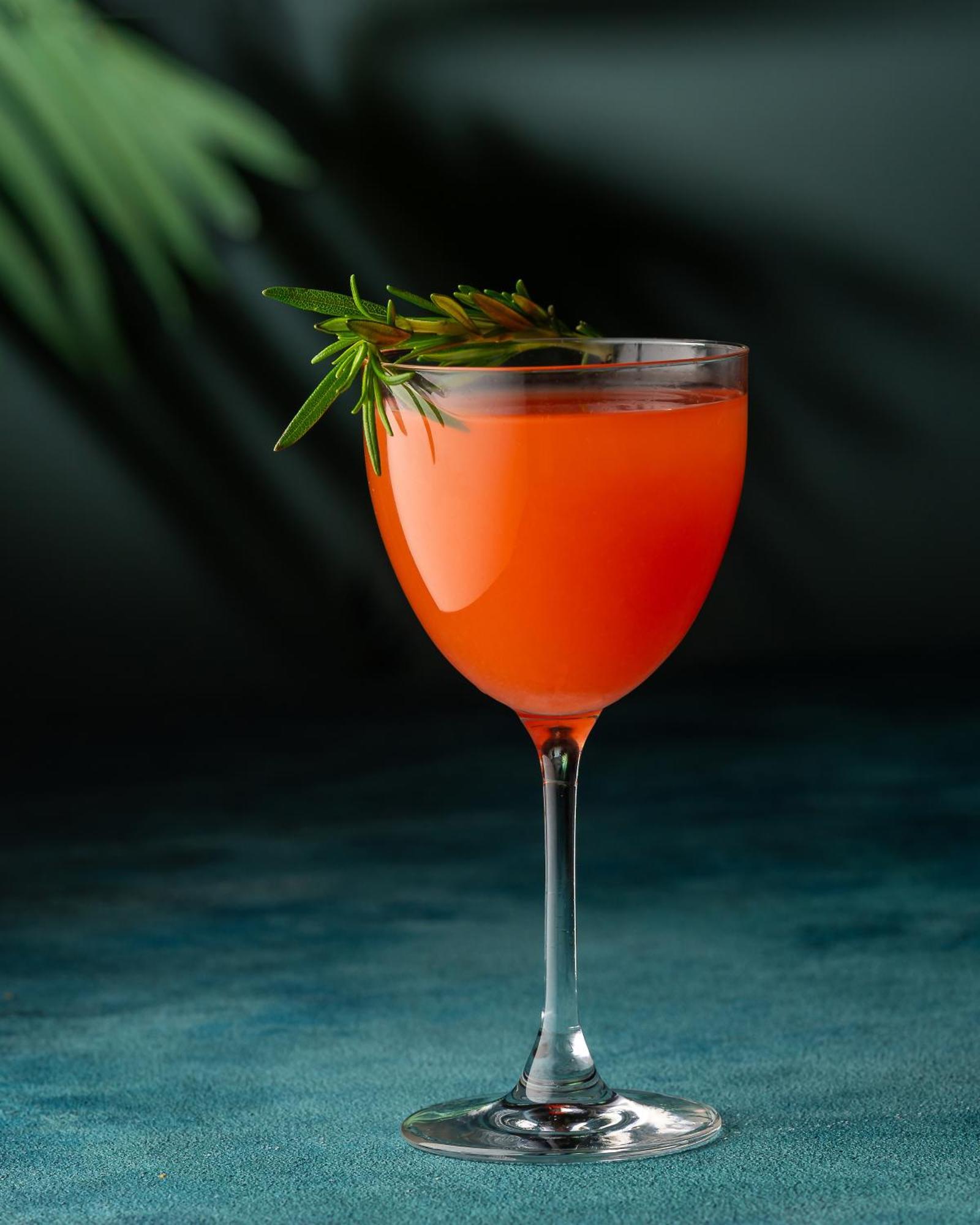 Hyatt Centric Jumeirah ดูไบ ภายนอก รูปภาพ A Greyhound cocktail